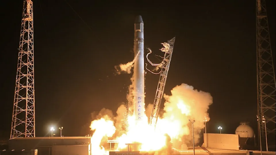 富国银行：SpaceX无线业务将冲击传统运营商，而铁塔房地产投资信托基金将“悄然”获利